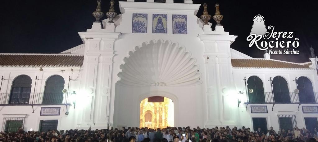 La aldea espera a su Reina. #ElRocio15 vía <a href="/JerezRociero/">JerezRociero.es</a>