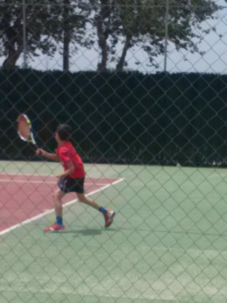 juanfer2476's tweet photo. Jaime a falta de 1partido queda campeon en su grupro de liga de jovenes promesas http://t.co/r4MuLKyTFw
