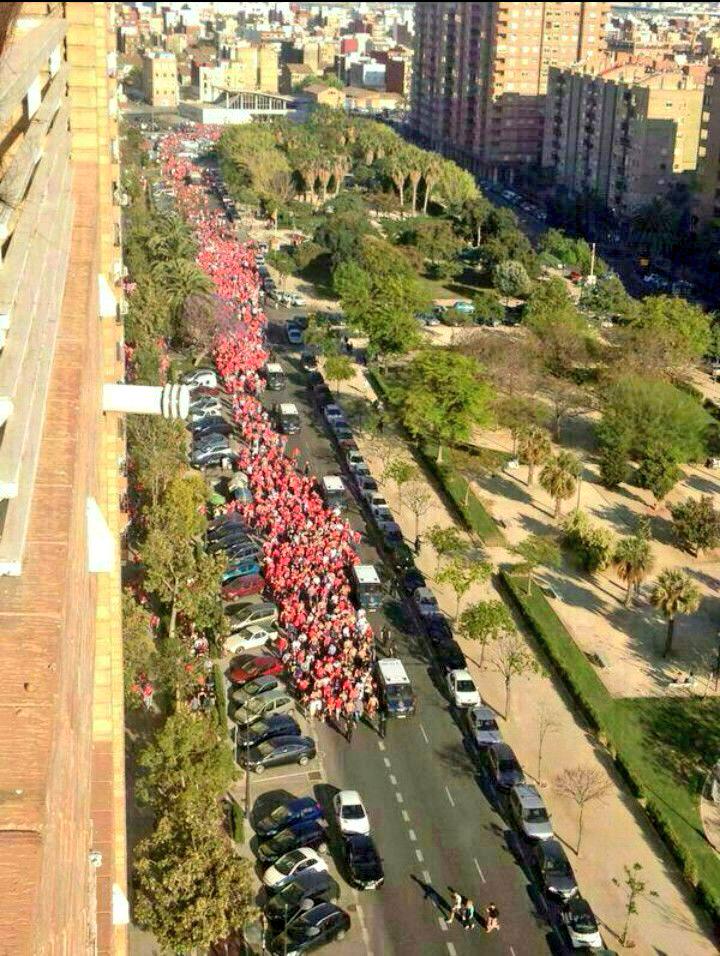 birisoficial's tweet photo. A tres días de volver a defender tu nombre,el de nuestro equipo,el de nuestra ciudad #TodosDeRojo #VamosAPorLaCuarta http://t.co/0L486e6GpP