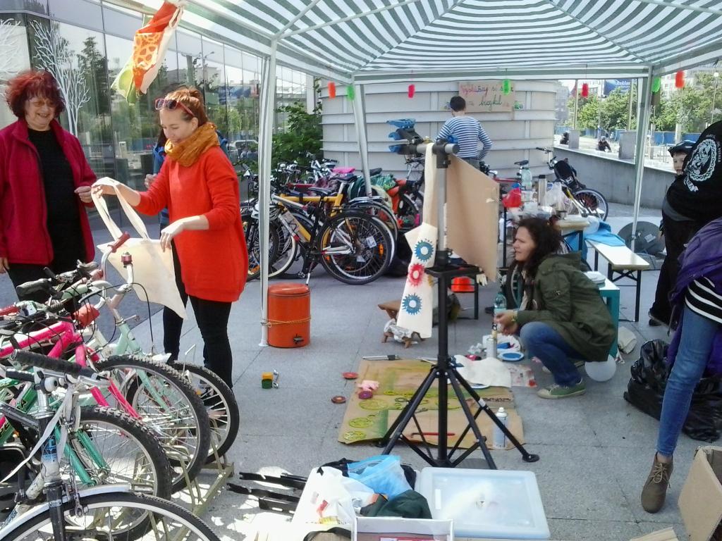 Špinka 🐱🚲🌈 tweet media