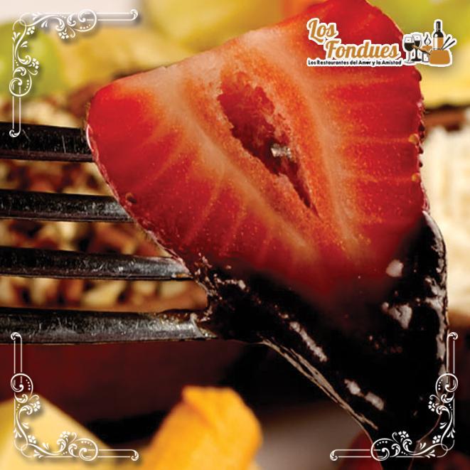 LosFondues's tweet photo. Para los amantes del chocolate una "Fondue de chocolate con frutos rojos" ¡Irresistible! http://t.co/UxlLUmKd9H