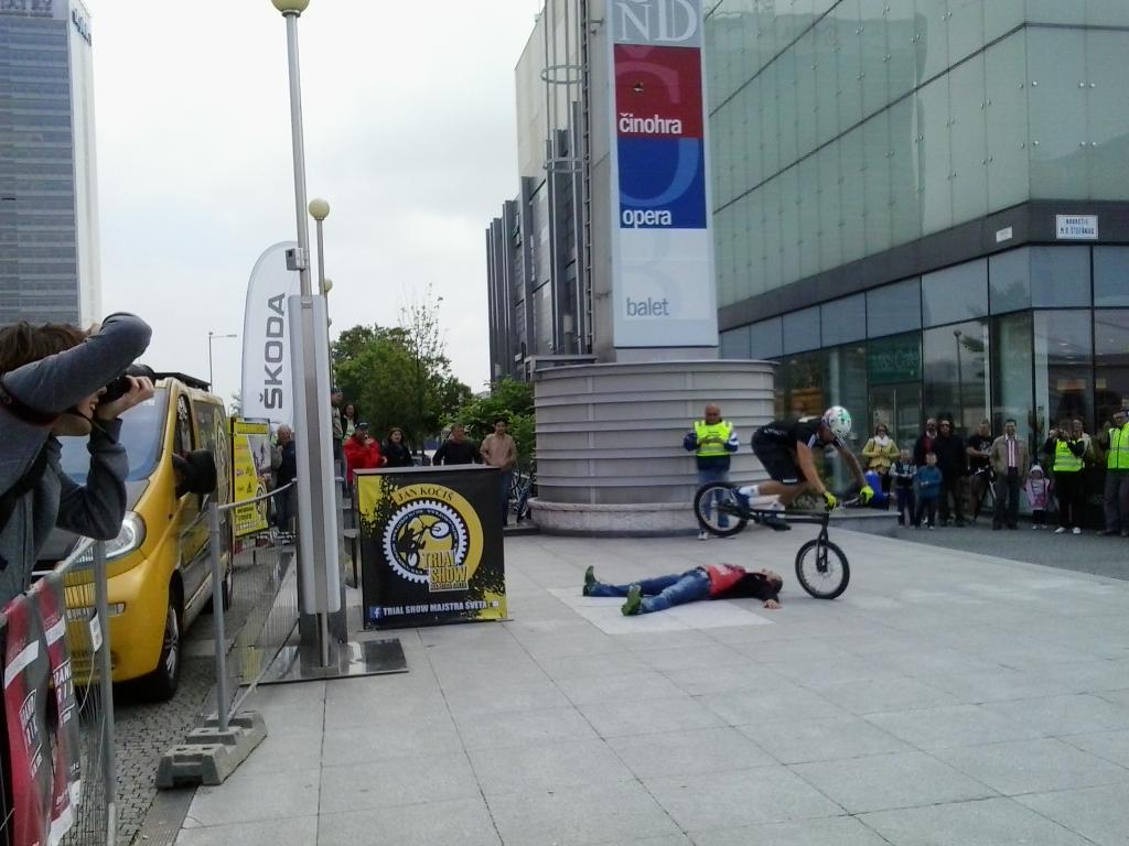 Špinka 🐱🚲🌈 tweet media