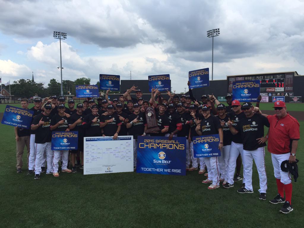 RaginCajunsBSB's tweet photo. Cajuns find out Monday at 11 a.m. where they are headed for the NCAA Tournament. #GeauxCajuns http://t.co/eF6Kl2zO46