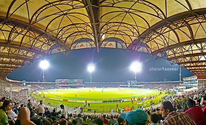 pharanTanveer's tweet photo. Incredible Lahore. 
#CricketComesHome #PakvsZim #gaddafi #Lahore http://t.co/EgHXtAAPWe