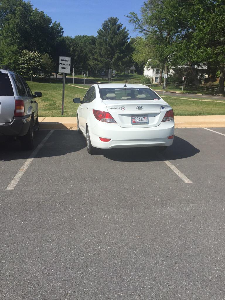 shit_alyssa's tweet photo. I ❤️ parking http://t.co/CumyczuAxC