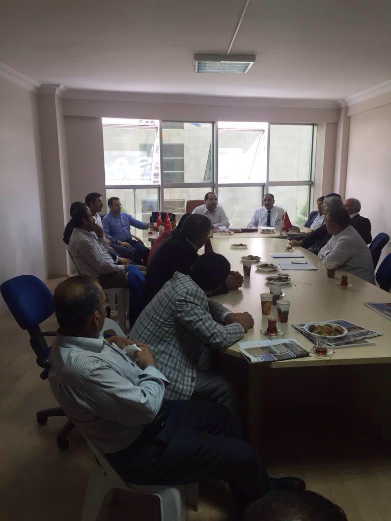 Fatihciftcivan's tweet photo. Sultanbeyli'de Skm ziyaretimizden sonra Van Derneği'ni ziyaret edip hemşehrilerimiz ile görüştük @mustafaatas http://t.co/n28jLE9yWm