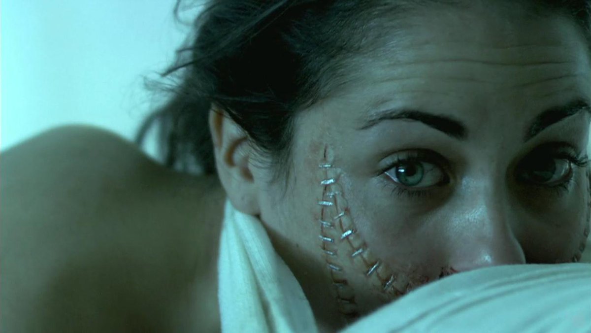 thedarkhours's tweet photo. Should you watch The Human Centipede III ? [Review] - http://t.co/g0YfmqvA1S via @ModernHorrors #horror http://t.co/XU5Qbv7hy2