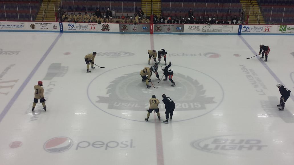 MuskegonJacks's tweet photo. Third period of the Tryout Camp All-Star Game is now underway! #GoJacks #Camp2015 http://t.co/mLkLEYE5GC