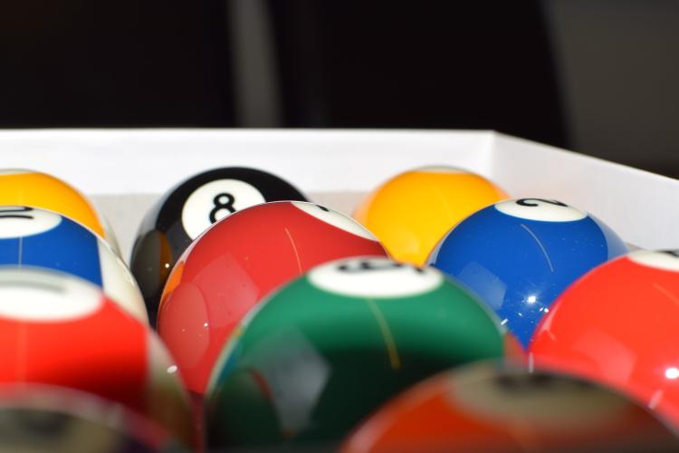 DPTPoolTables's tweet image. What balls do you prefer spots and stripes or reds and yellows? #pooltables