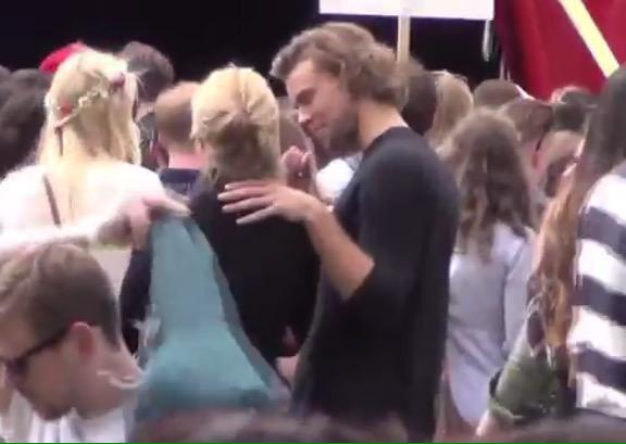ro_ancasi's tweet photo. Que decirles la envidio #5SOSAtBigWeekend http://t.co/Dj1uyNjSuI