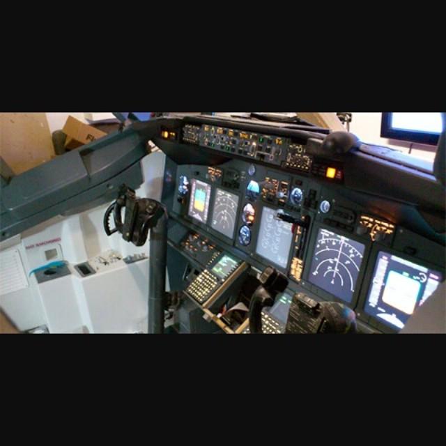 DeltaBravo33's tweet photo. Instagram : by aeropanels - #B737 #Boeing737 #takeoff
#airbus #aurocontrol #boeing #Cockpit #aircraft #Pilot #fligh… http://t.co/ojn2lB0knF