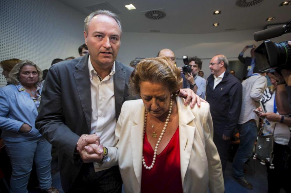 #Ampliamos El PP de Fabra se hunde, gobernará la izquierda elmundo.es/comunidad-vale… <a href="/rterrasa/">Rodrigo Terrasa</a> <a href="/inma_lidon/">Inma Lidón</a> (<a href="/bieluno/">Biel Aliño</a>)