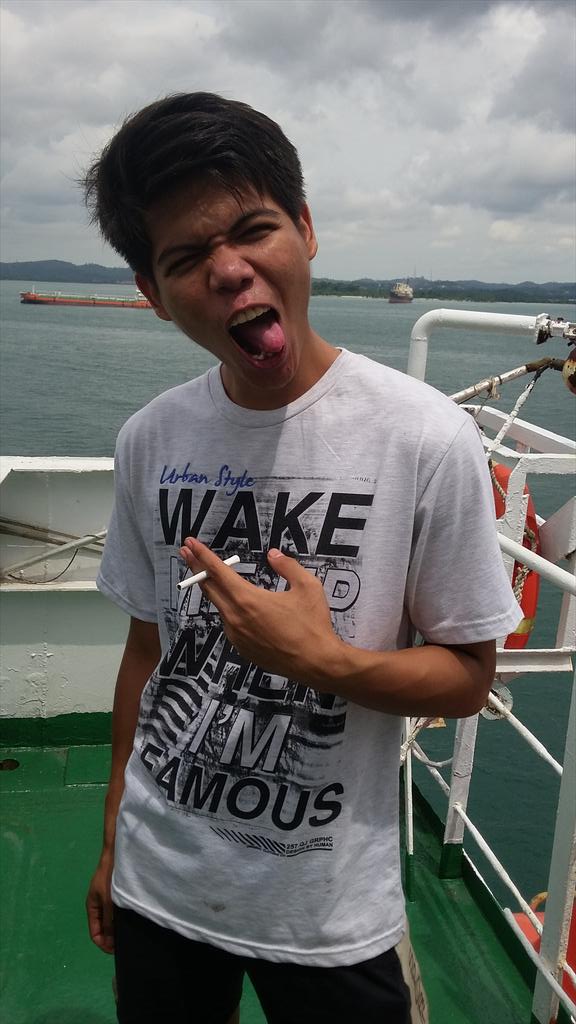 youm_dani's tweet photo. Tiap hari battam terus.. :-( sakit mataku http://t.co/FII2ari0Z0