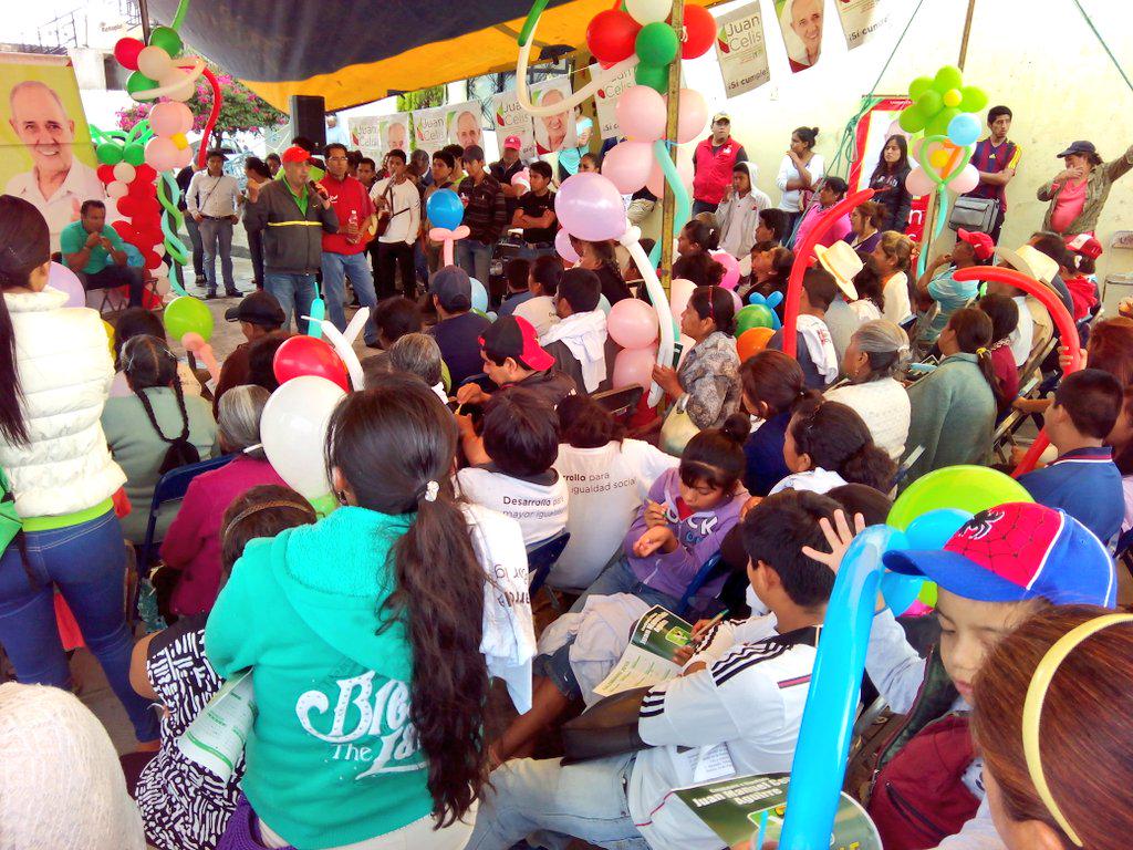 CelisAguirre's tweet photo. En San Félix Hidalgo, refrendamos nuestros compromisos con la región. Estamos  #TrabajandoPorLoQueMásQuieres http://t.co/qet5g1CLco