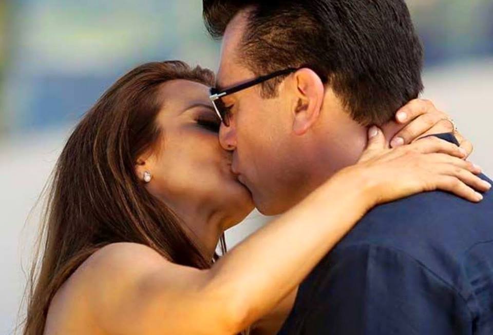FernanduAna's tweet photo. Feliz domingo #FerAnas (linda esema de #AnaLeal y #FernadoLascuarin) #SilviaNavarro y #JorgeSalinas http://t.co/xqyUxbUGci