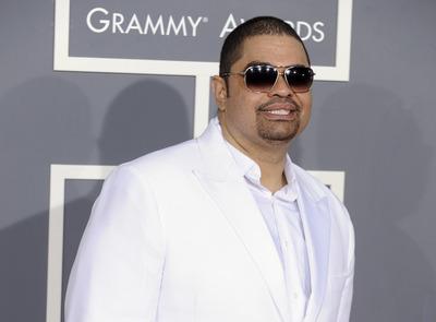 HAPPY BIRTHDAY HEAVY D!! WE MISS YOU & LOVE YOU! 