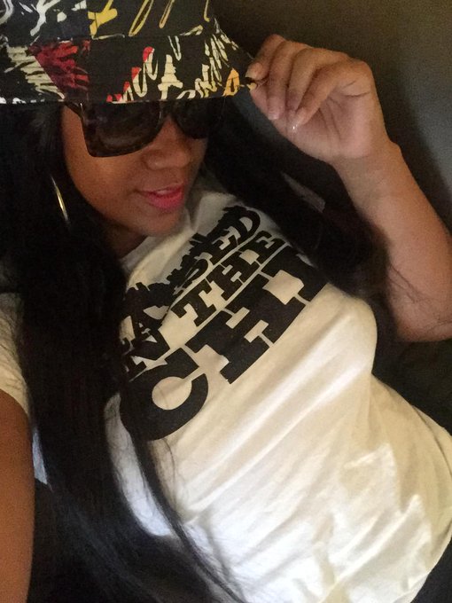 She so Kool get head wit her shades on😎 http://t.co/KfbxVyNlvQ<a href="/tag/aboutlastnight"class="tags"><span>#aboutlastnight</span></a>