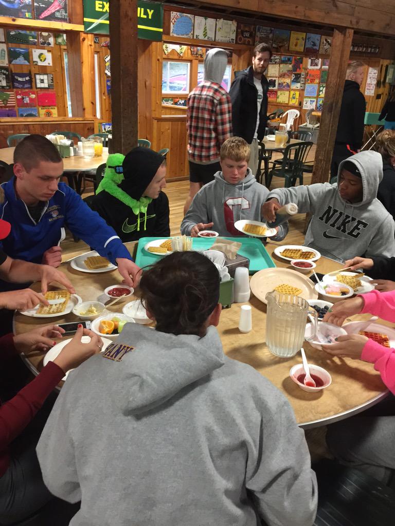 LHS15ers's tweet photo. #LHS15ers #rainyday @LedleyLHS http://t.co/xPHOYPGUUt