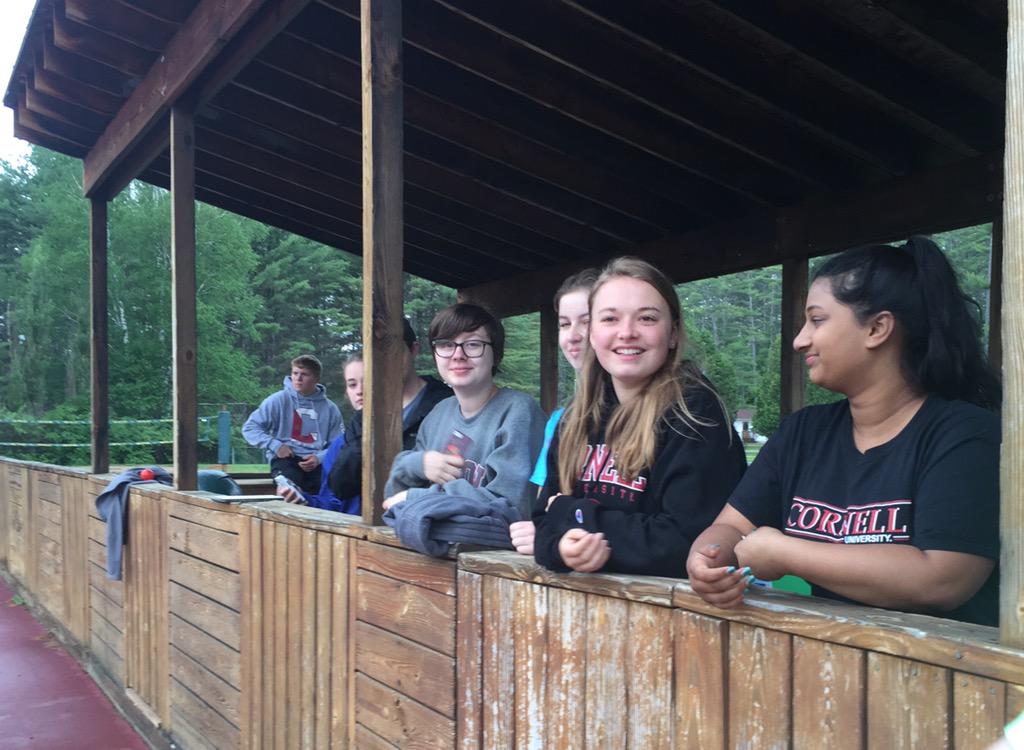 LHS15ers's tweet photo. #LHS15ers #rainyday @LedleyLHS http://t.co/xPHOYPGUUt