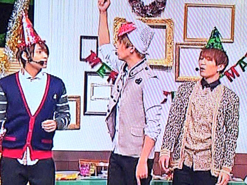 _kansai_bot_'s tweet photo. なぜ流星の人差し指はいつになっても左右連動してしまうのか
#関西担にもわからない http://t.co/pVNQ0ChsXv