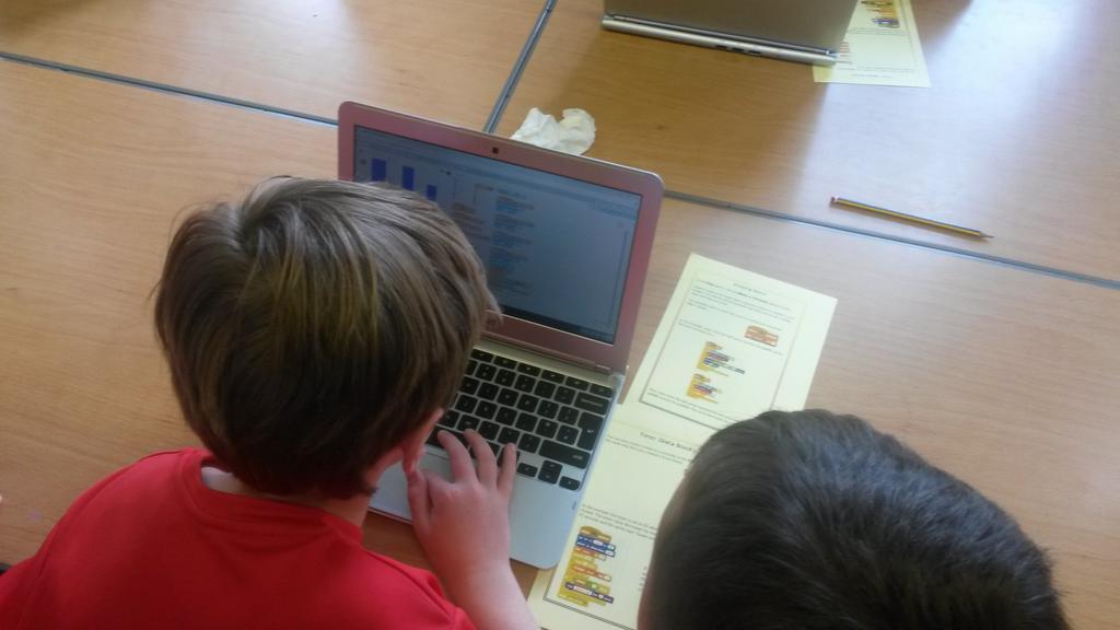 OrmistonPrimary's tweet image. P5, 6 and 7 are currently collaborating to code and create games using Scratch programming #scratchmit