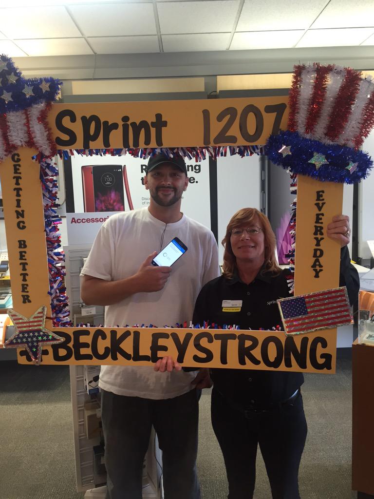 SprintBeckley's tweet photo. #happycustomer with his Samsun S6 @TheBrandiBunch http://t.co/YIMhnjC2b7