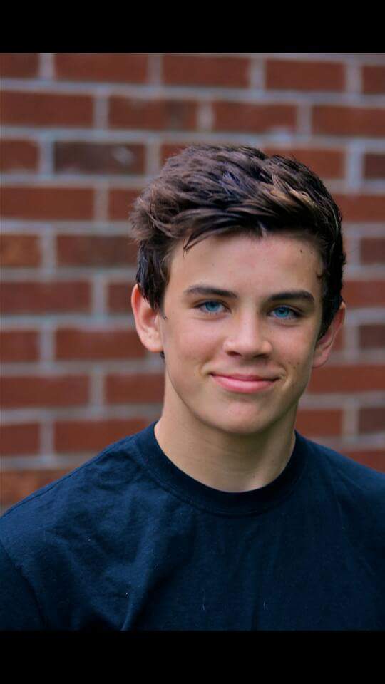 HAPPY BIRTHDAY HAYES GRIER AKA MY BAE FOR LIFE       