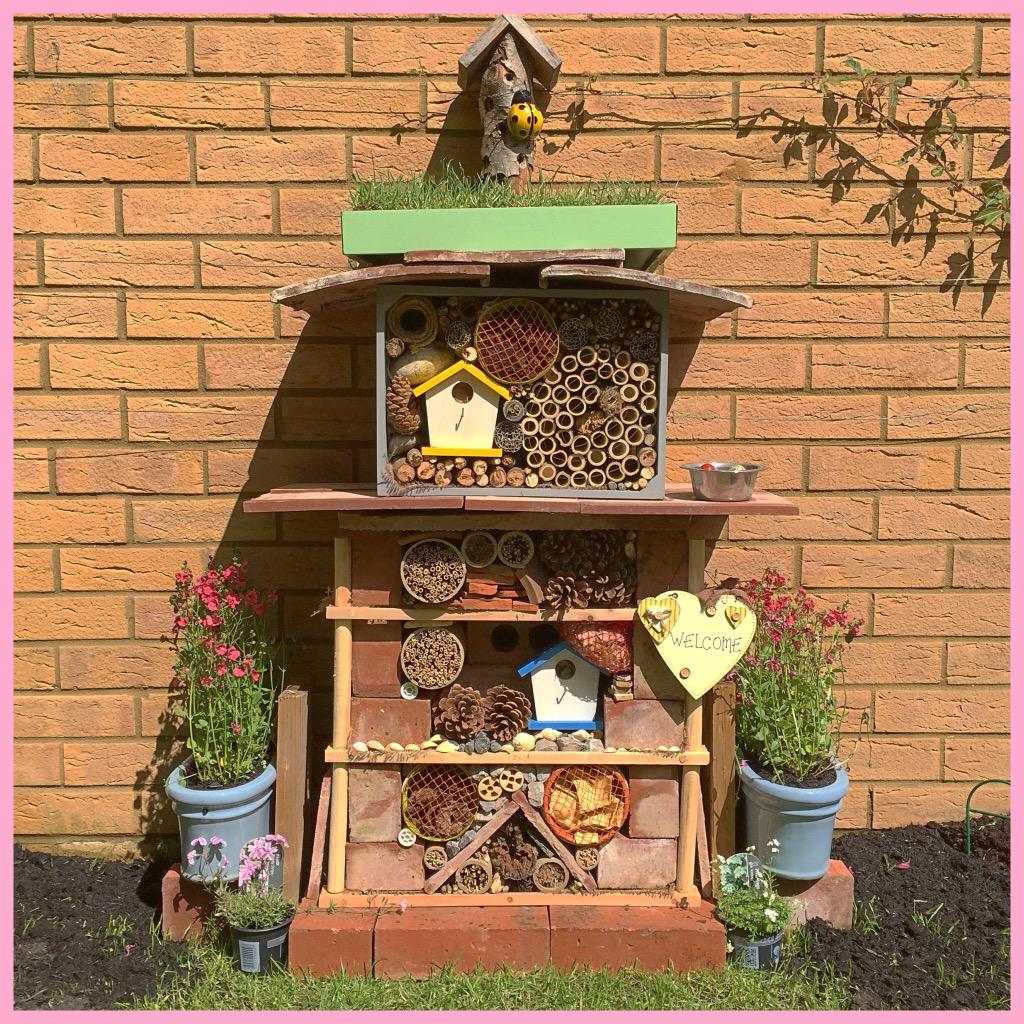 hepanow's tweet image. @Natures_Voice we were inspired to build our own bug hotel after seeing yours at Sandy 🐝🐛🐞🐜💕 #homesfornature