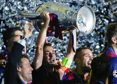 CanalTerrassa's tweet photo. Xavi Hernández s'acomiada del @FCBarcelona_cat amb una nova Champions http://t.co/GInCZ40n4B #Terrassa #6racies http://t.co/Lh6Prj7hOc