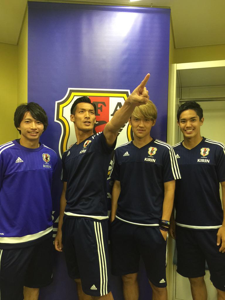 槙野智章 On Twitter 練習終わり 今日の練習後にあるグループに入れてもらった プラチナ世代 華の92年組 調子乗り世代 勢いの87年組 宇佐美 柴崎 武藤 彼らに負けじと槙野頑張ります Http T Co 6ph47fdkt8
