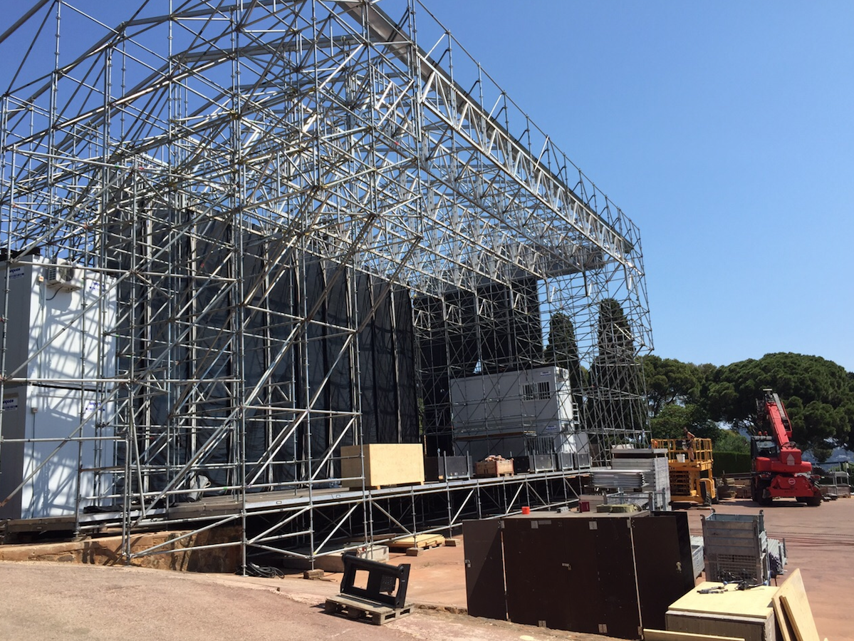 CapRoigFestival's tweet photo. Això ja comença!! #CapRoig15 #UnderConstruction ;) Per aquest escenari passaran els millors artistes!! Us hi esperem! http://t.co/98A8u3fQ9P