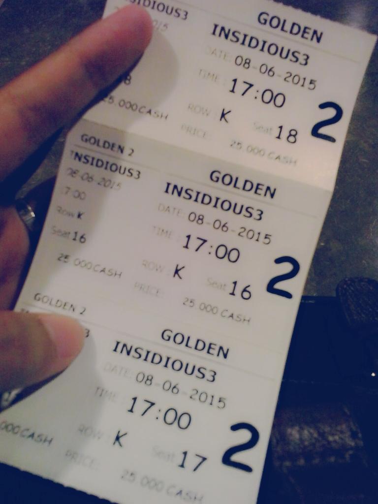 ry1011_'s tweet photo. Horror time :D
With dek @daniar_maretta :** &amp; mas @Dionlastrada ♥♥ http://t.co/dSAwI0JcaN