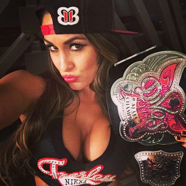 ThingsDivas's tweet image. Diva of the week goes to our divas champion @HazardousSiren