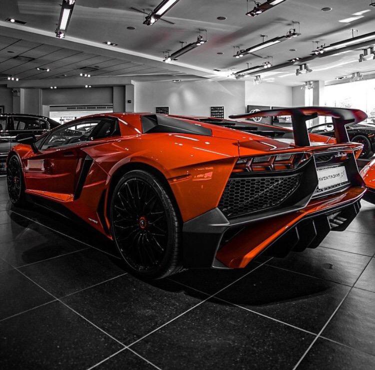 _OnlyCars's tweet image. Lamborghini Aventador SV ! Qui like ?
@Lamborghini