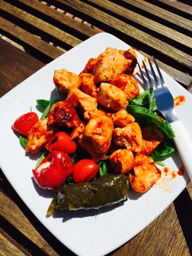wowworkshop's tweet image. Summer garden living. Fuel your body to train! Fuel your body for progress 👍🏻 Turkey, spinach, dolma, peppers