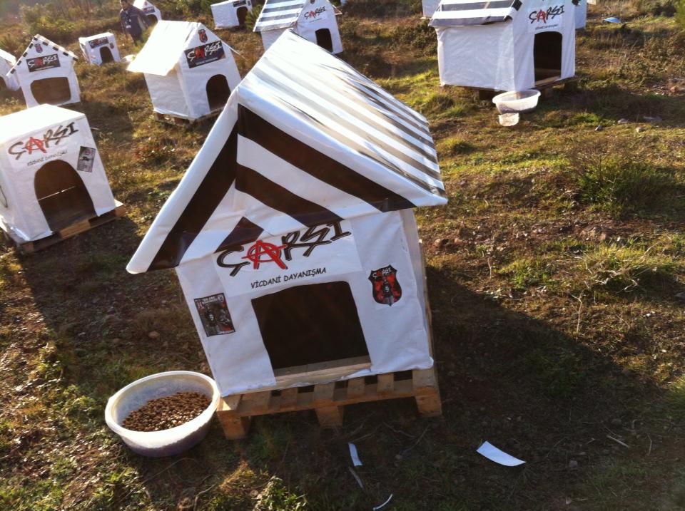 forzabesiktas's tweet photo. Köpeğe verilen kemik hayır işlemek değildir.Hayır, sen de köpek kadar açken köpekle paylaştığın kemiktir.
J. London http://t.co/O547zMcBcb