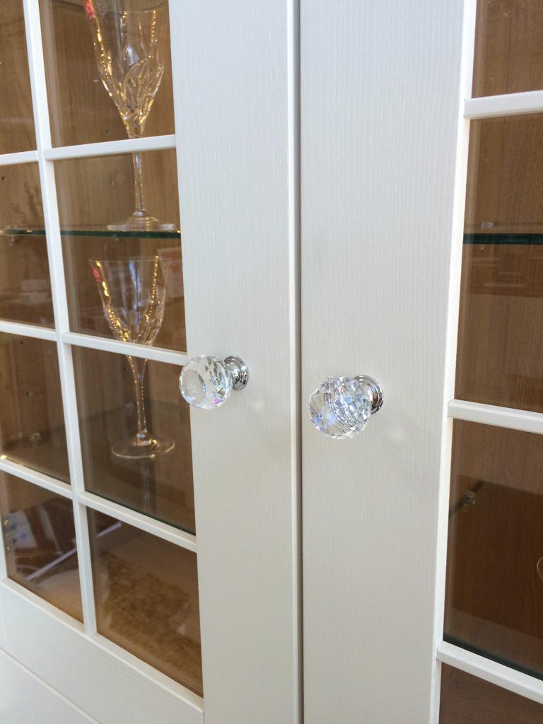 roweinteriors's tweet photo. Add style & #bling to your #kitchen with our beautiful #crystalhandles #class stunning #ivorydoors #crystal #handles http://t.co/8MiSQ60t9u