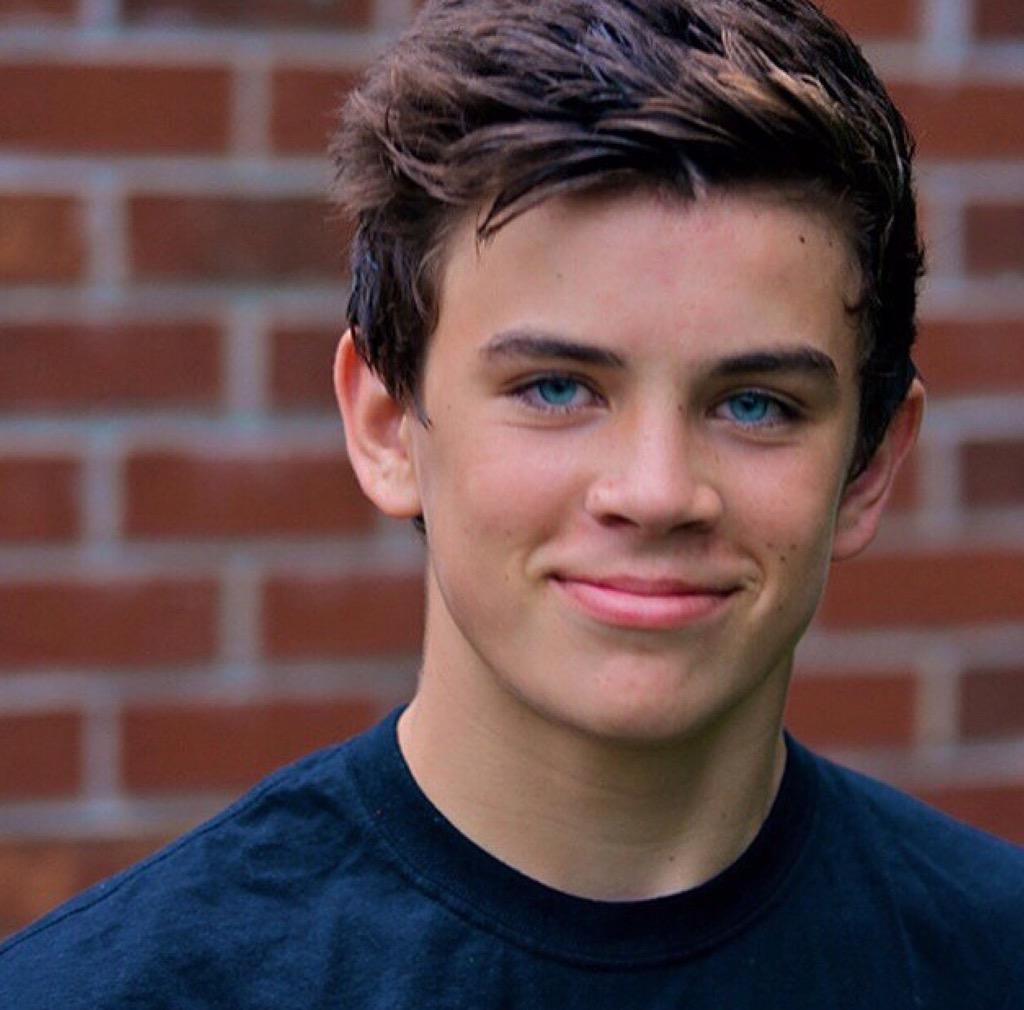 Happy birthday to the amazing hayes grier hope u have an amazing day 