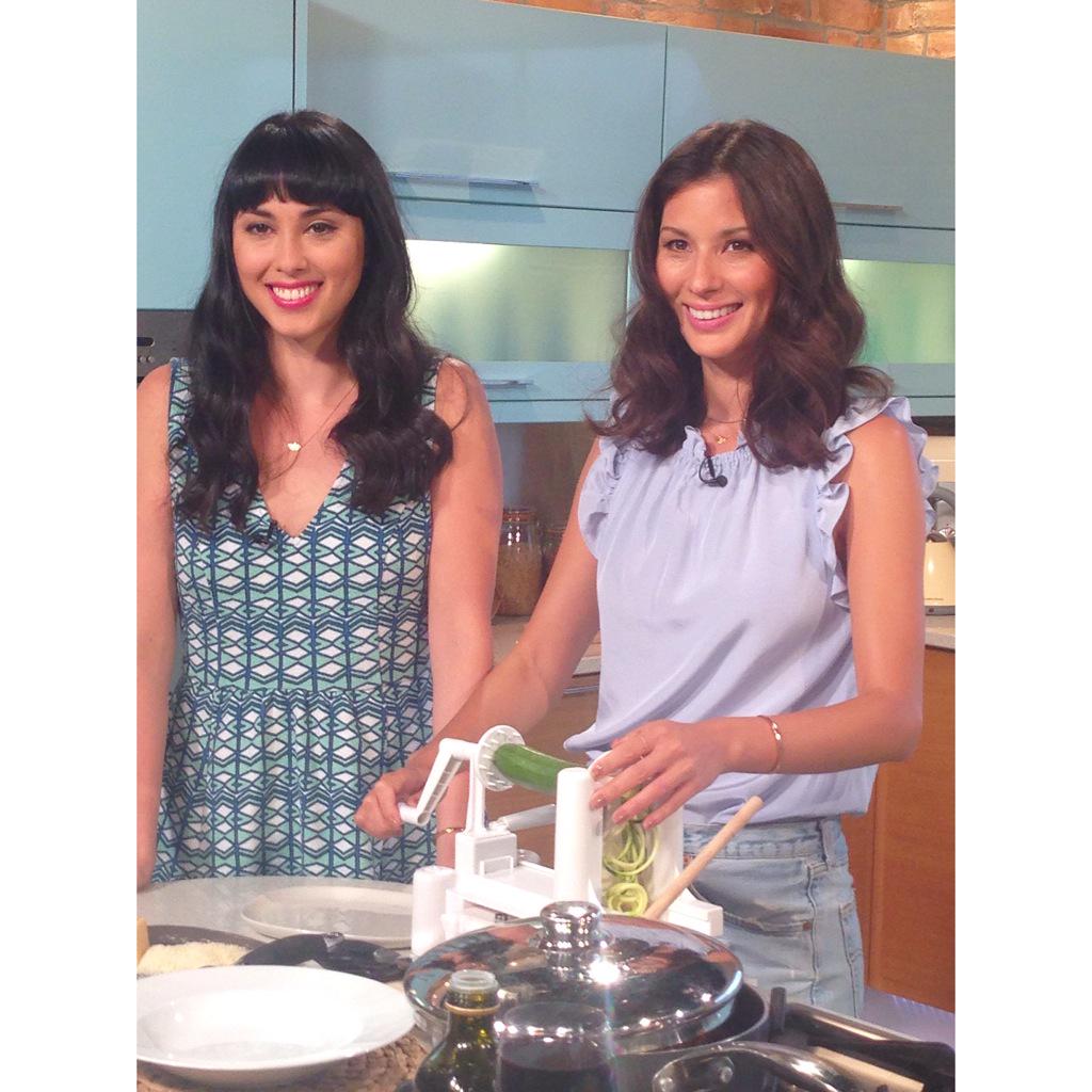 so happy to make up Melissa of <a href="/HemsleyHemsley/">HEMSLEY + HEMSLEY</a> today on <a href="/itvthismorning/">This Morning</a>,such beautiful and inspirational sisters!