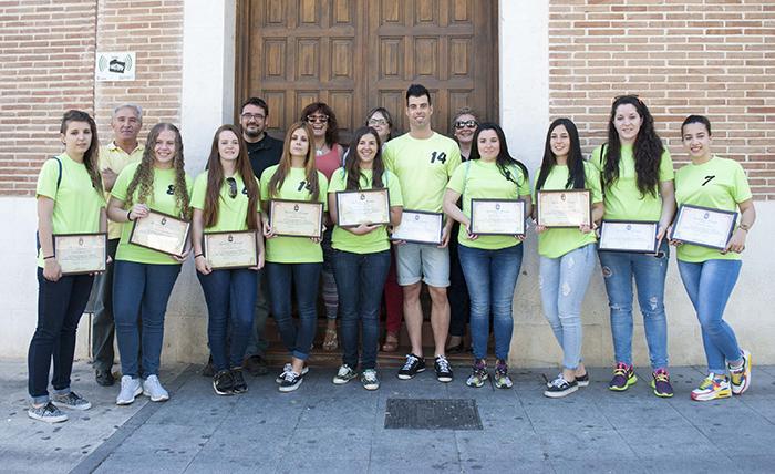 El equipo femenino de fútbol sala, homenajeado por su buena temporada en Copa y en Liga | marchamalo.com/index.php/es/n…