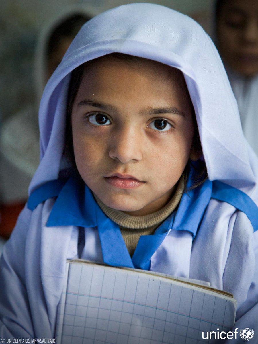 UNICEF_Pakistan's tweet photo. In Pakistan, nearly 25mn children aged 5-16yrs are out of school. http://t.co/prefSdwpkn