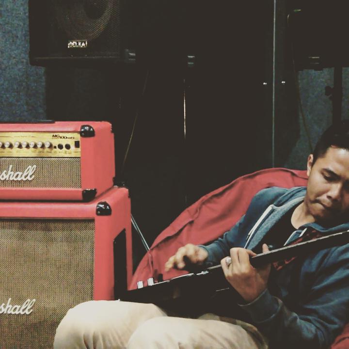 movingfans's tweet image. latihan Nov sebelum rekaman #Nov #PrologLangit #latepost