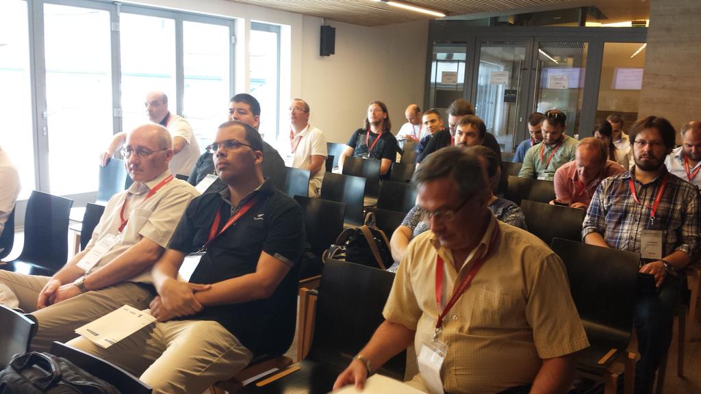 parallelthought's tweet photo. The enthusiastic crowd attending the talk on Cyclops being given by Piyush and myself from @ICC_Lab @MobileCloudNets http://t.co/JW9t38duVU