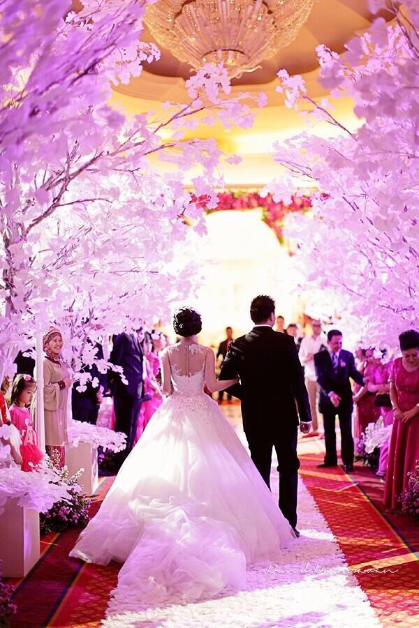 Should this be the isle you walk down in? <a href="/jessicaleigh114/">Gemma.</a>