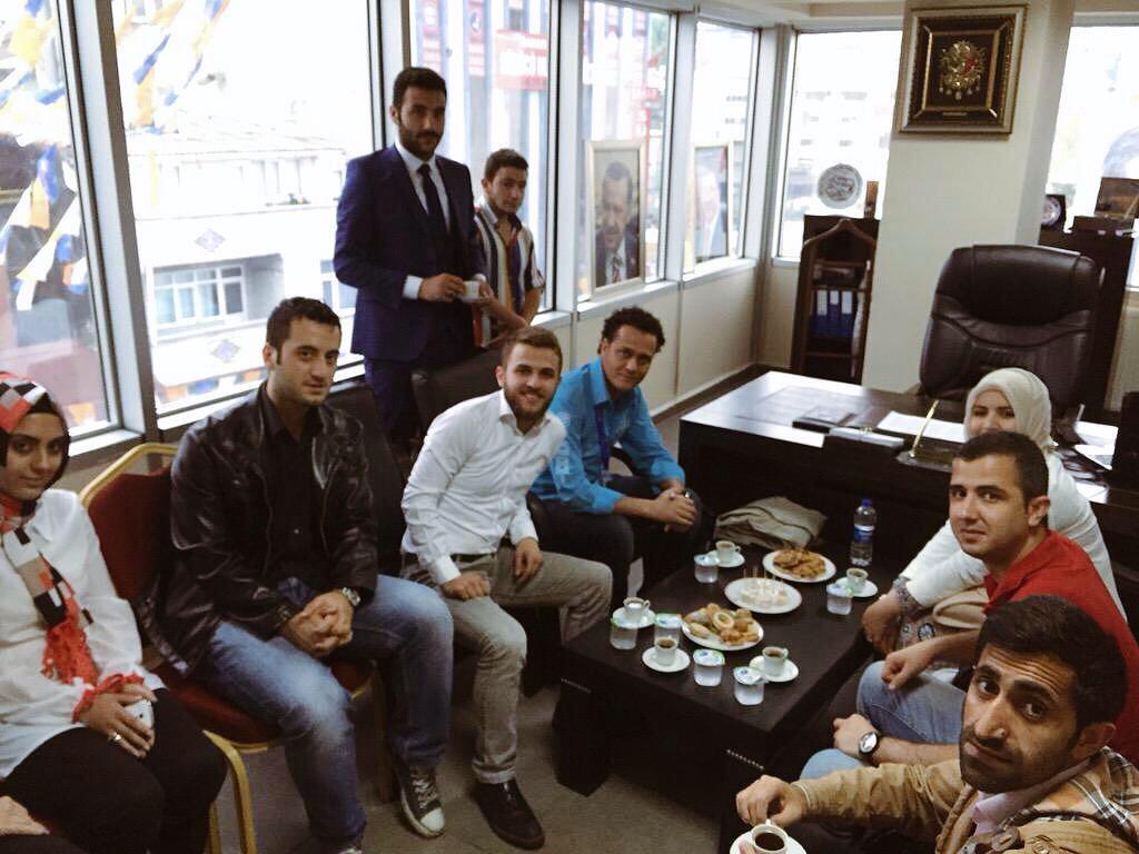 ElectionExchang's tweet photo. Our participants were distributed to all districts of Istanbul.We're watching the excitement of election. #EEP2015 http://t.co/igkT7QQt20