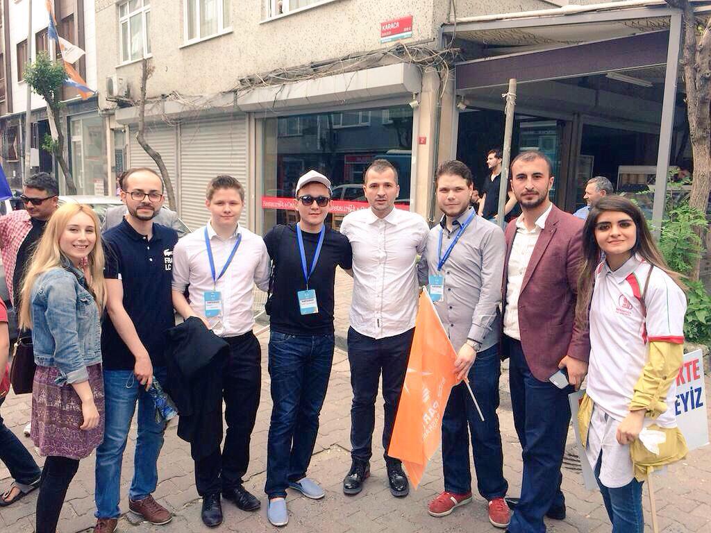 ElectionExchang's tweet photo. Our participants were distributed to all districts of Istanbul.We're watching the excitement of election. #EEP2015 http://t.co/igkT7QQt20