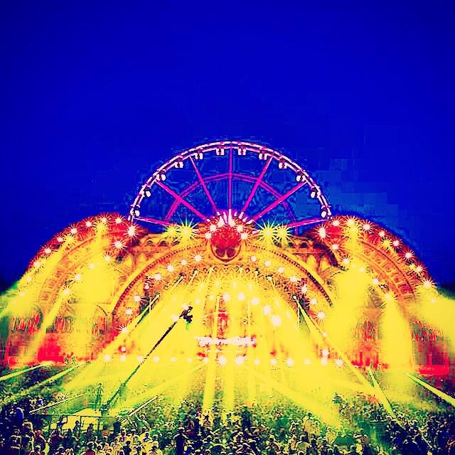 LauraMjrs's tweet photo. #My #Dream #Tomorroland http://t.co/53OVmmO65B