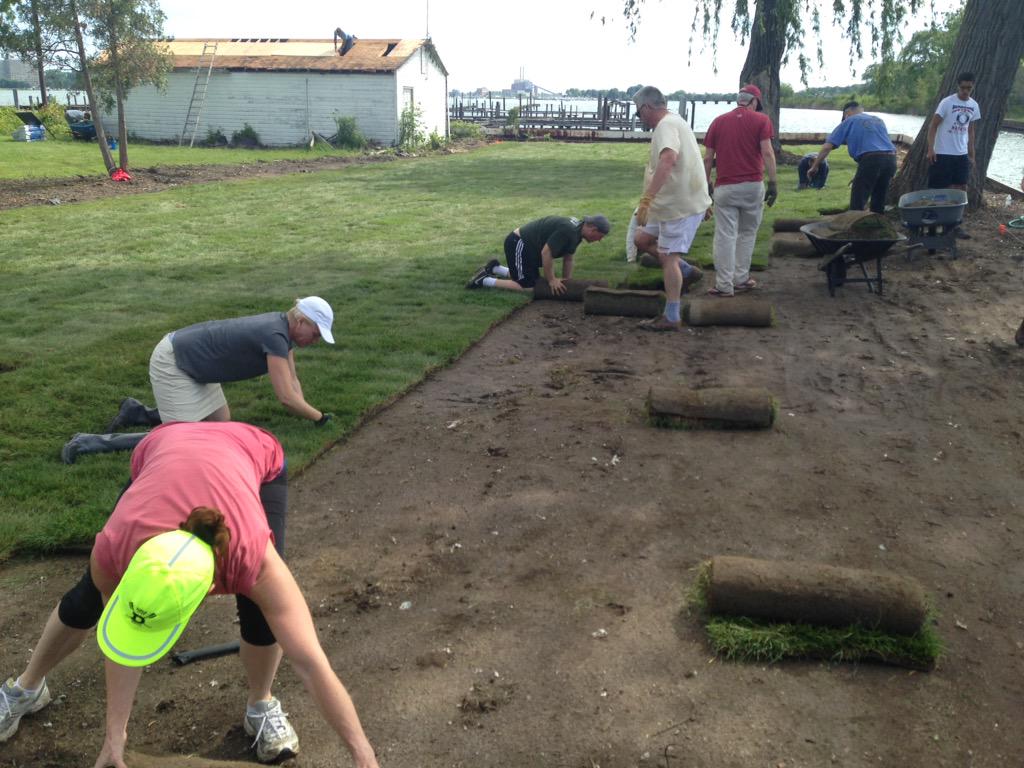 DetroitRowing's tweet image. 10 pallets of sod laid, thanks to dozens of volunteers!