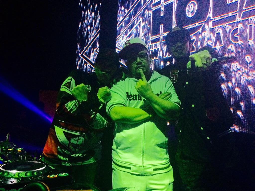 Gettin' hot here! <a href="/HOLZAkontra/">HOLZA</a> <a href="/boimghetto/">BoimGhetto</a> <a href="/MC_CAMEL/">fabian ixand putra</a> 🍺🍺🍺🍺🍺 #BreakingRave15