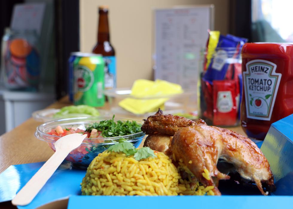 spinthehen's tweet photo. Food, food and more food!!! Yummy!! :D 
Have a great weekend! http://t.co/UwqEU8iuhM